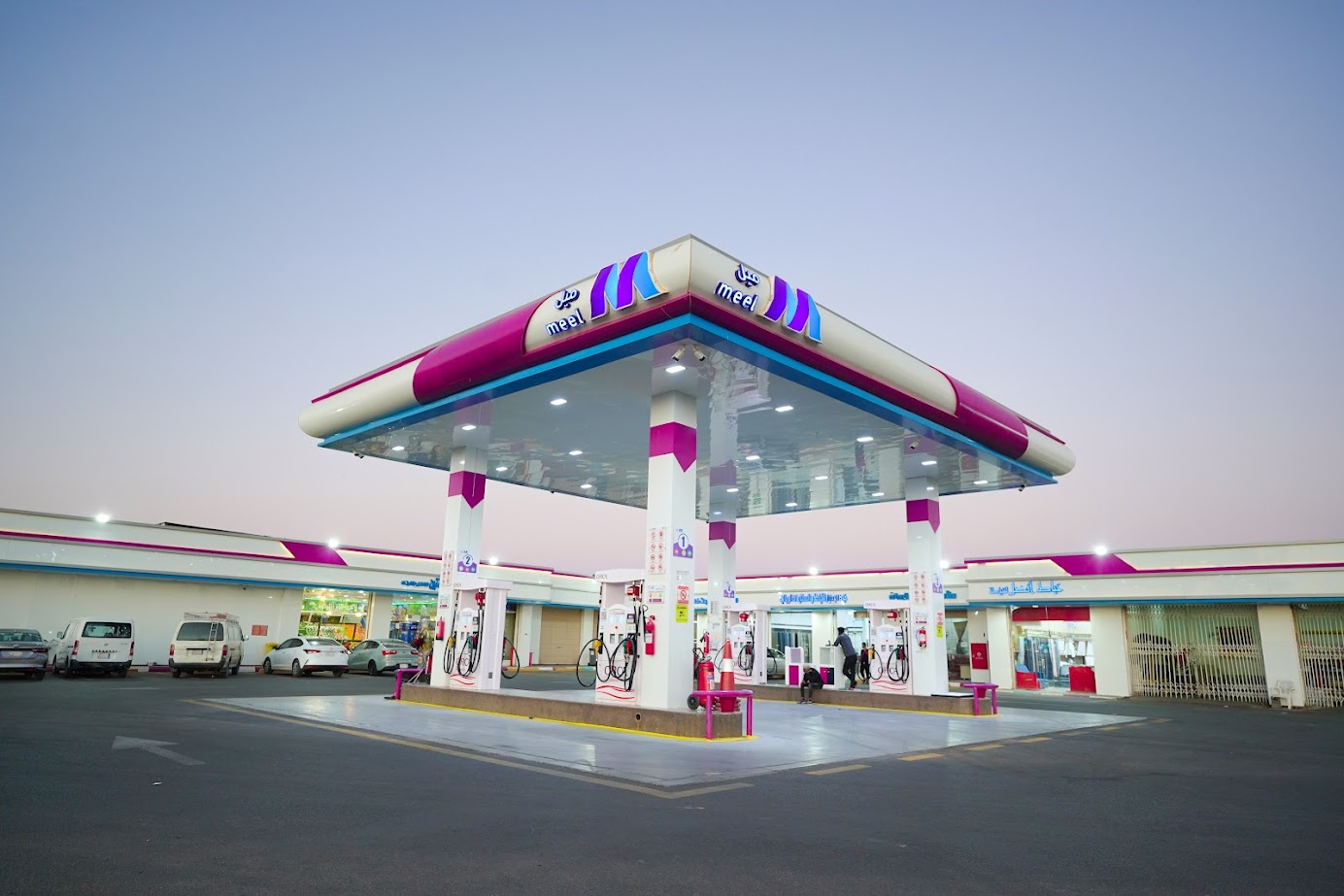 Modern Meel fuel station — architectural photograph 1