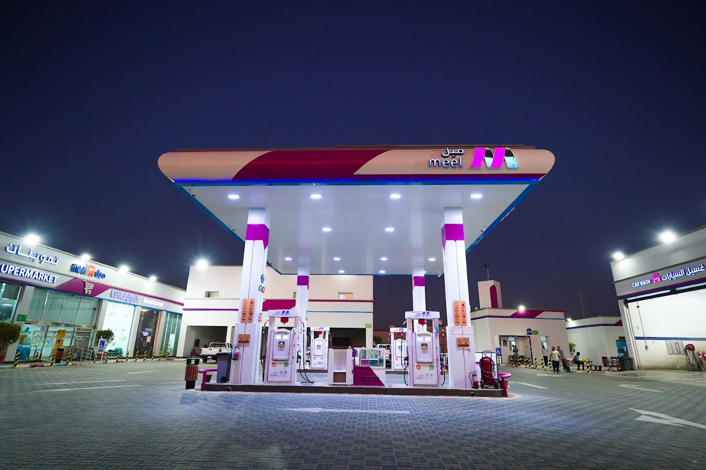Modern Meel fuel station — architectural photograph 6
